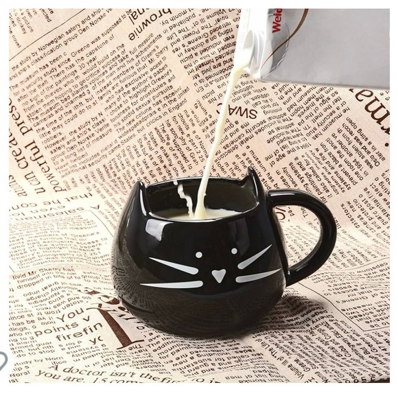 Black and white ceramic coffee or tea with matching spoon - Picture 2 of 5